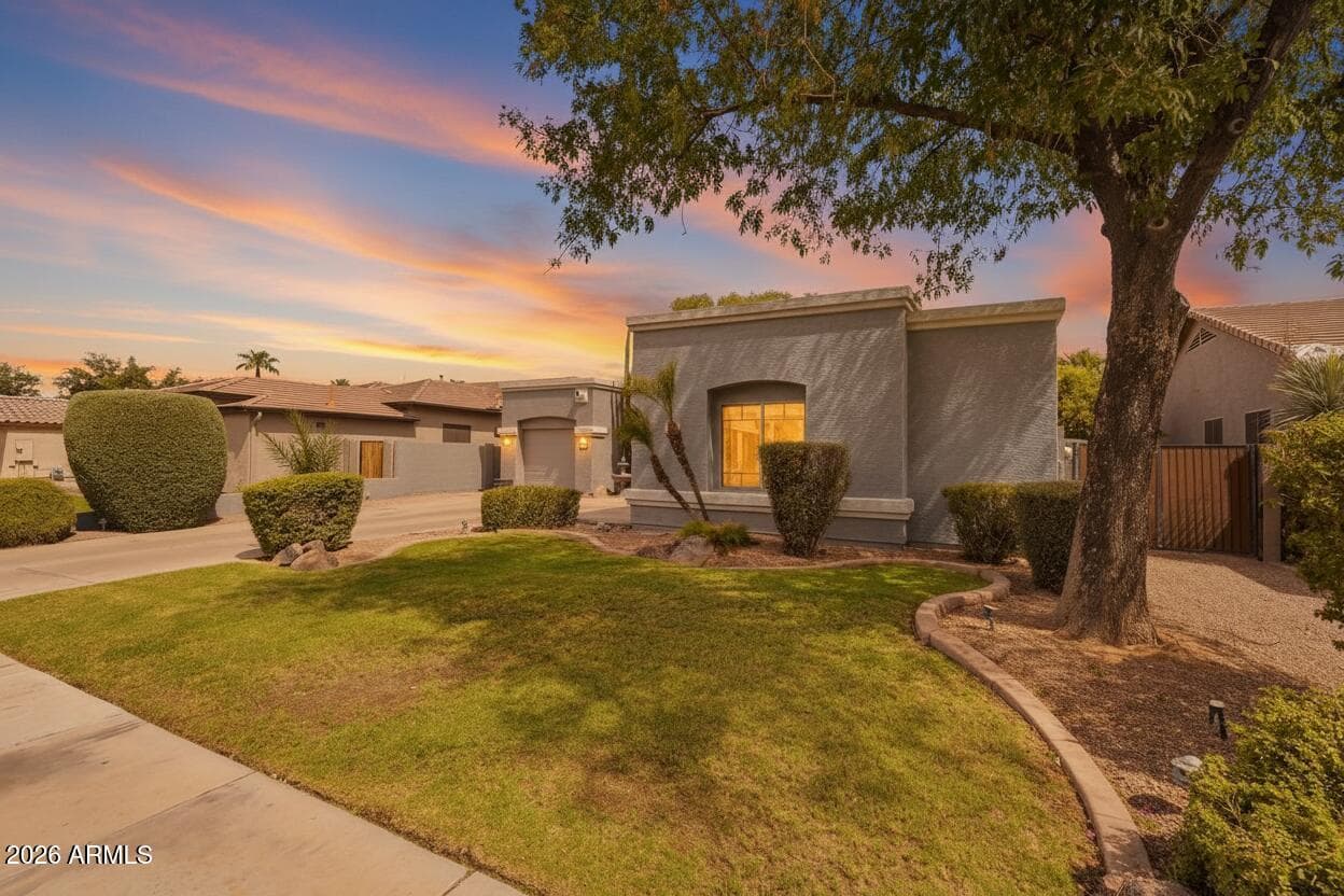 938 E Loma Vista Street, Gilbert, AZ 85295 — photo 2 of 23