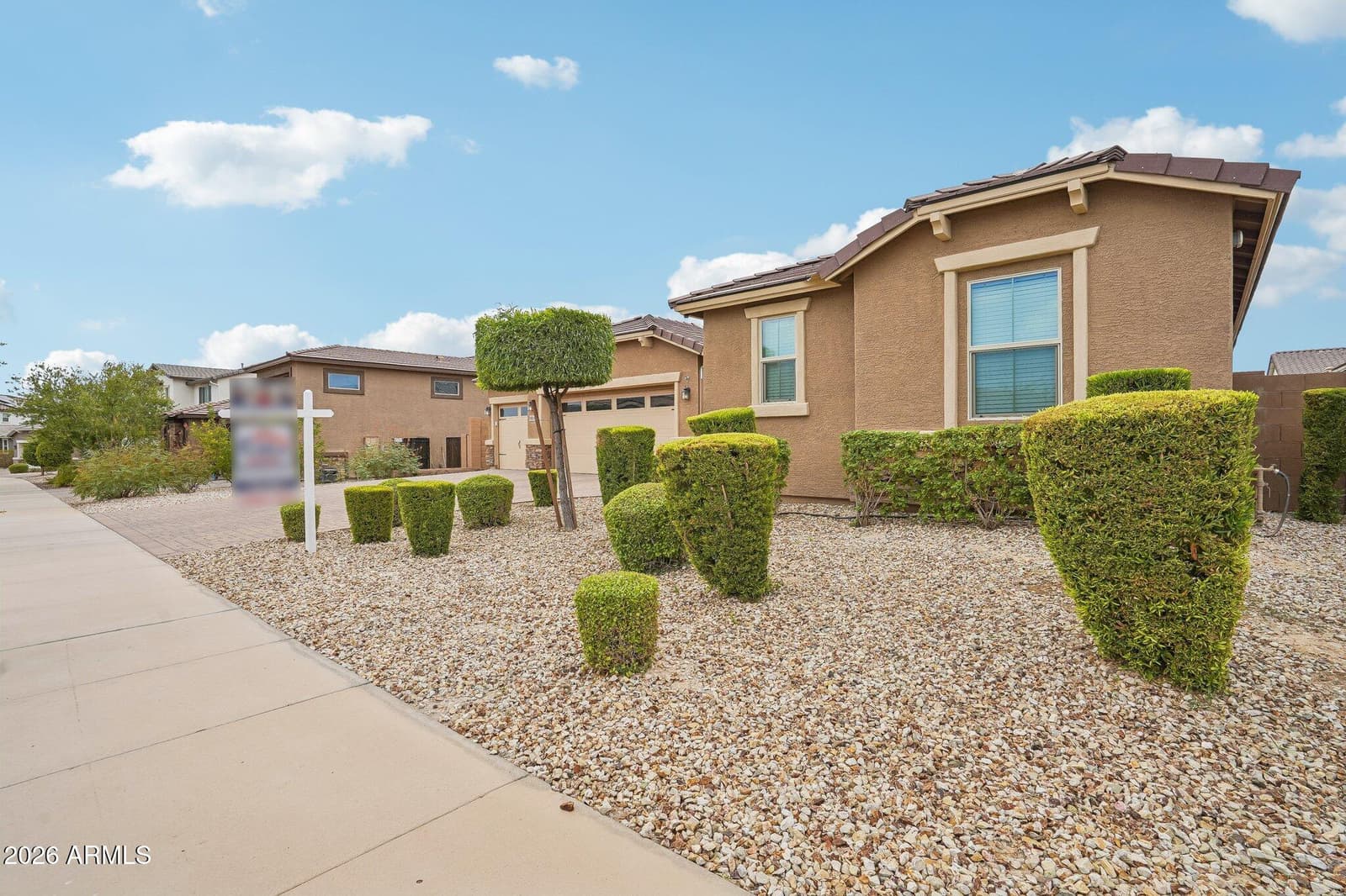 19045 W MERCER Lane, Surprise, AZ 85388 — photo 4 of 51