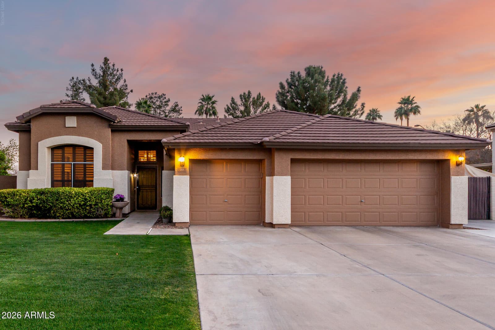 265 E LIBERTY Lane, Gilbert, AZ 85296 — photo 2 of 40