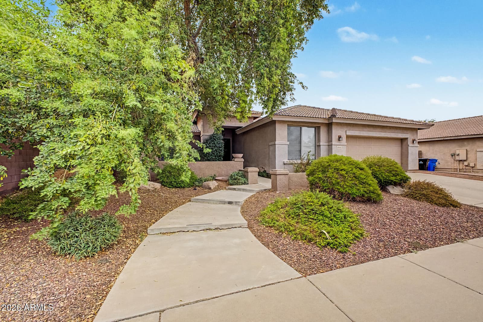 4037 W KELTON Avenue, Phoenix, AZ 85053 — photo 4 of 44