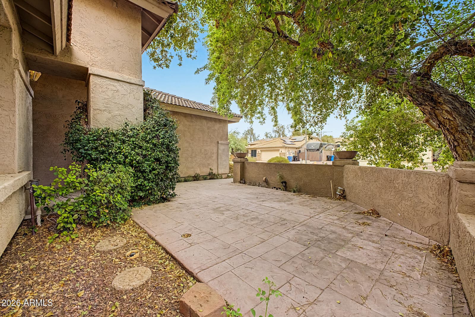 4037 W KELTON Avenue, Phoenix, AZ 85053 — photo 8 of 44