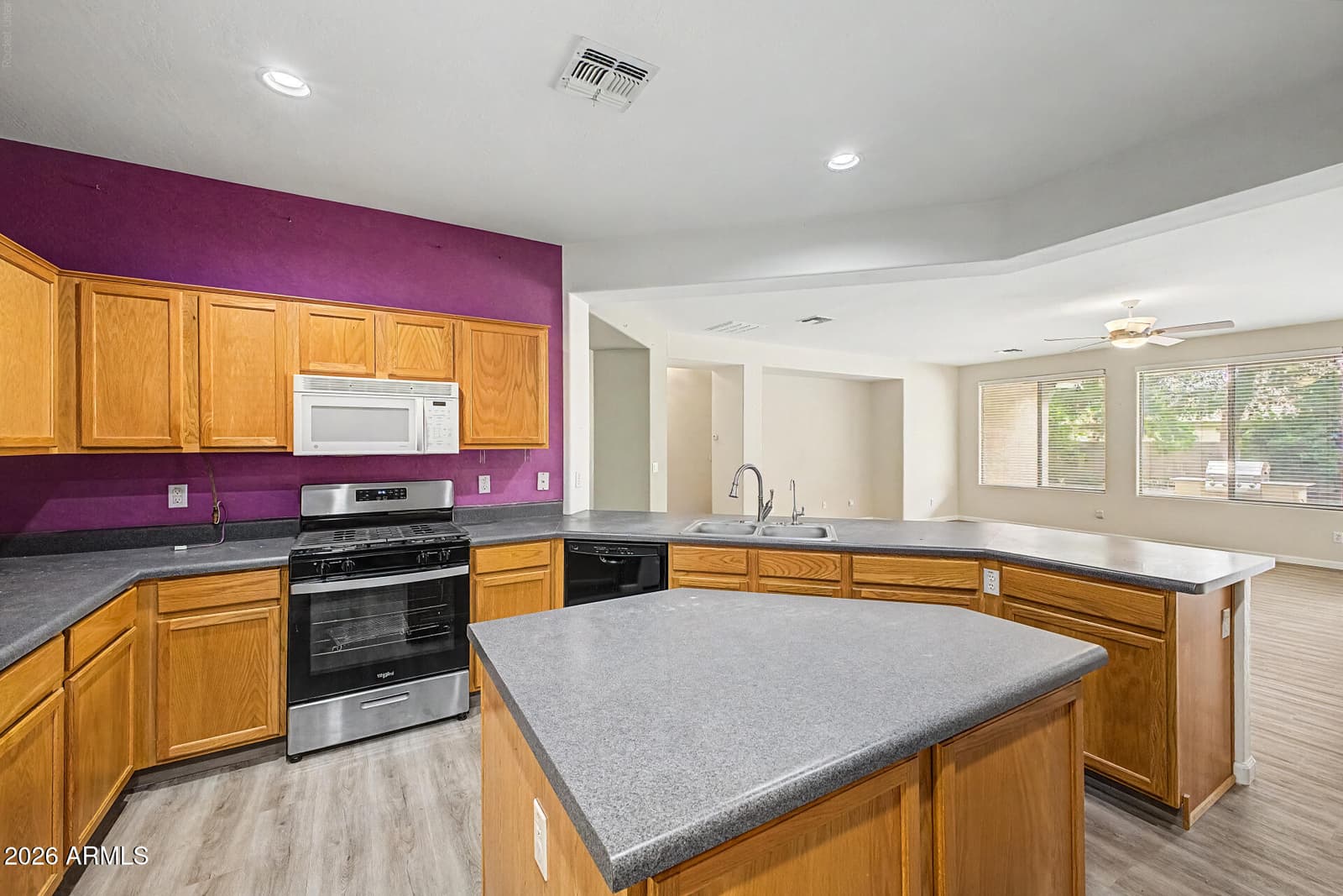 4037 W KELTON Avenue, Phoenix, AZ 85053 — photo 18 of 44
