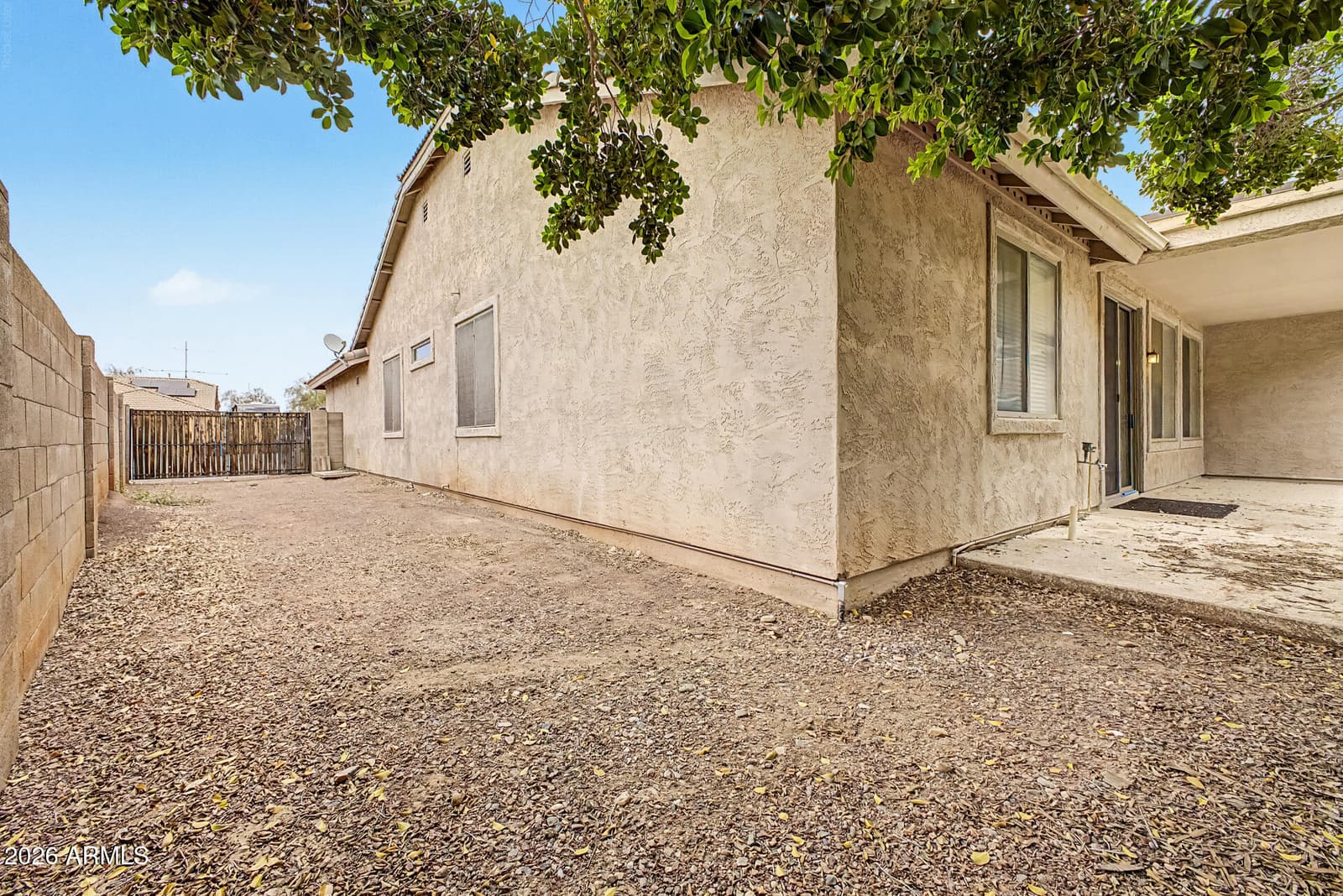 4037 W KELTON Avenue, Phoenix, AZ 85053 — photo 39 of 44