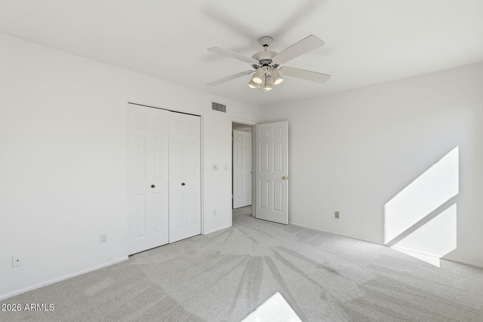 10587 E PALOMINO Road, Scottsdale, AZ 85258 — photo 32 of 38