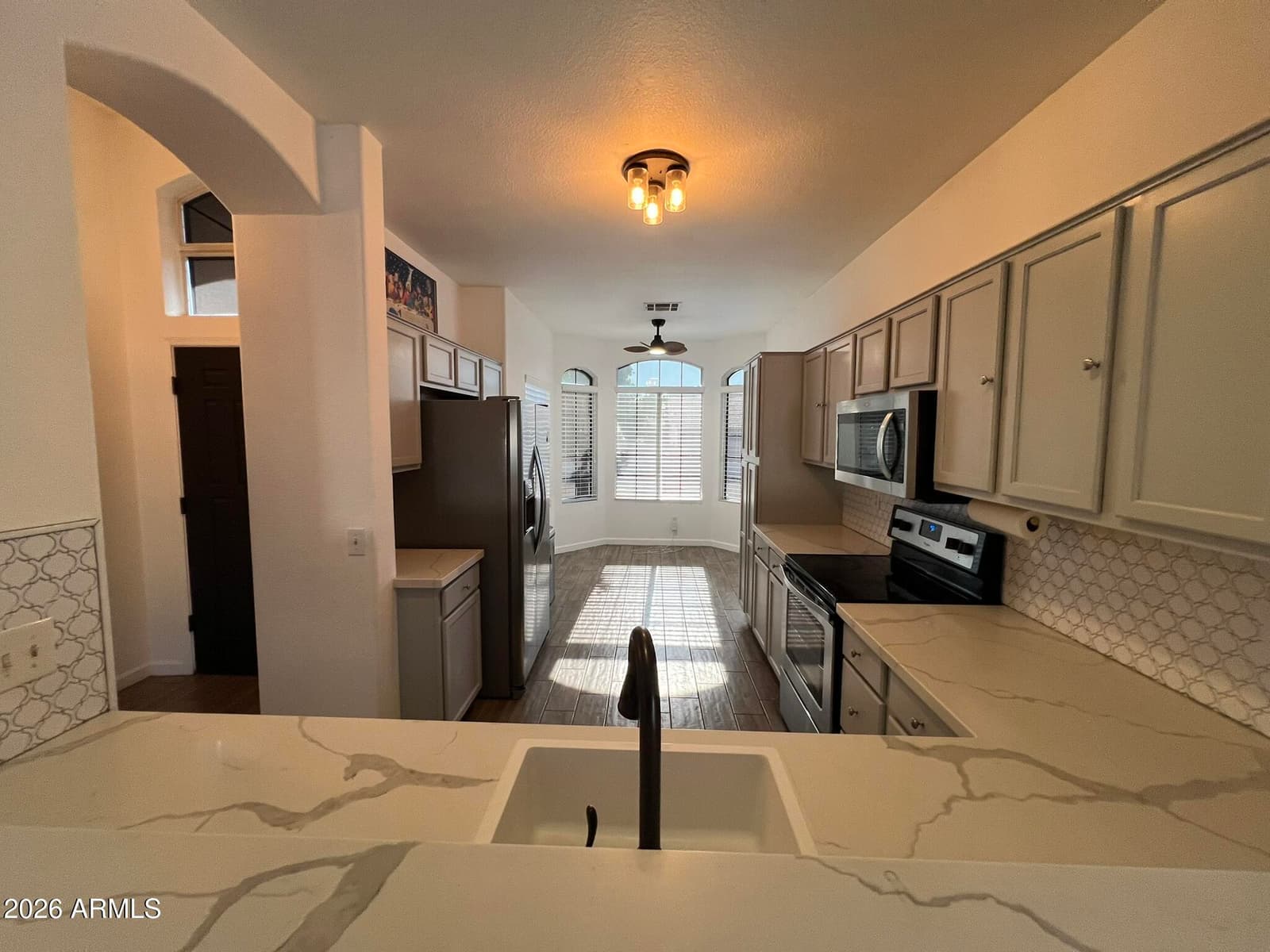 2527 N SILVERADO, Mesa, AZ 85215 — photo 5 of 34