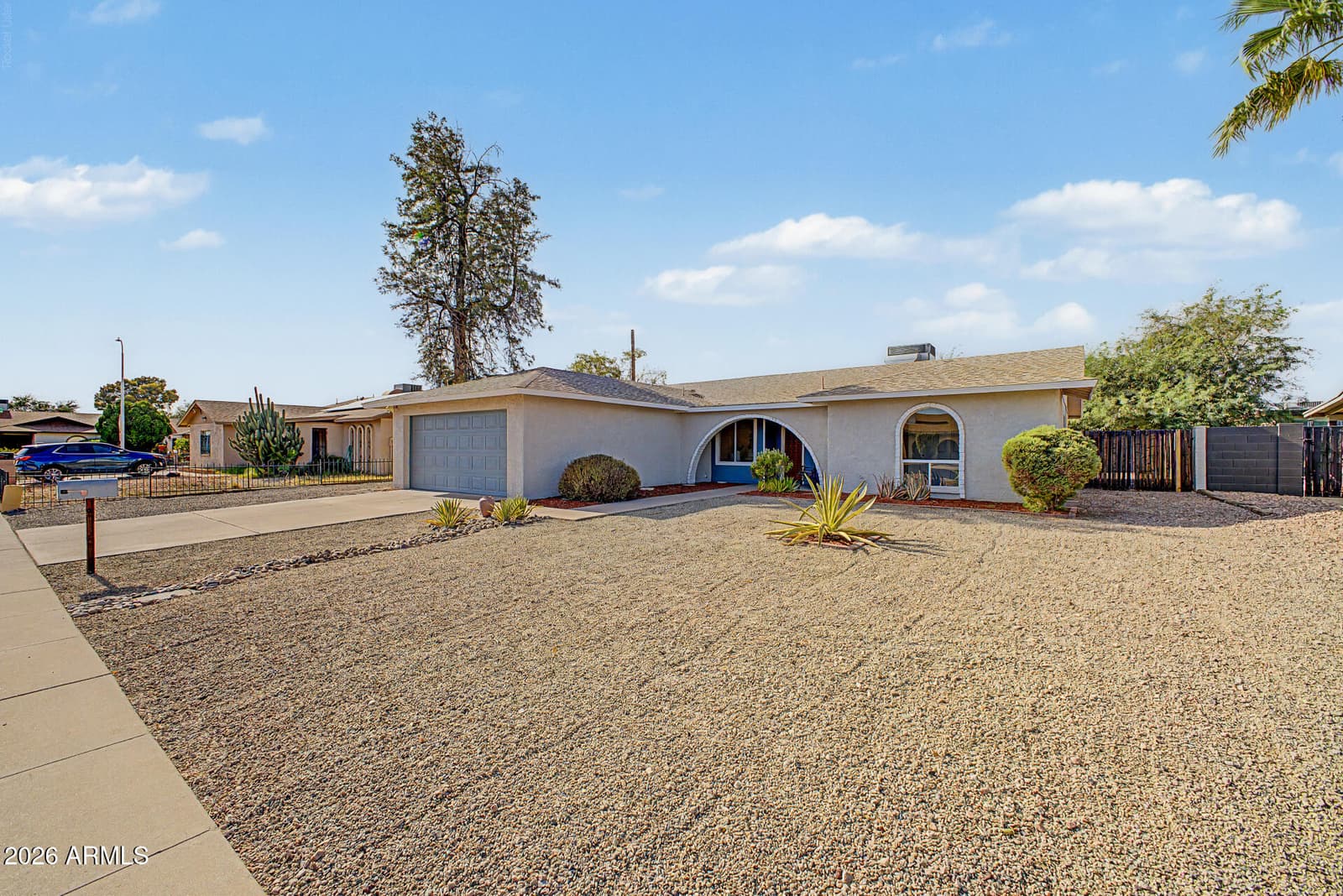 4854 W CINNABAR Avenue, Glendale, AZ 85302 — photo 5 of 35