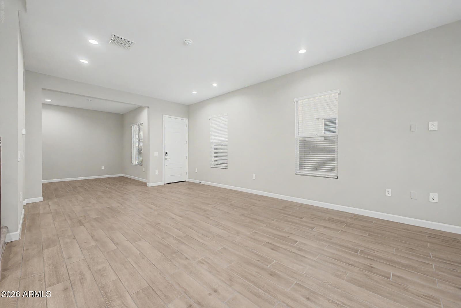 5054 E ANDERSON Drive, Scottsdale, AZ 85254 — photo 10 of 42
