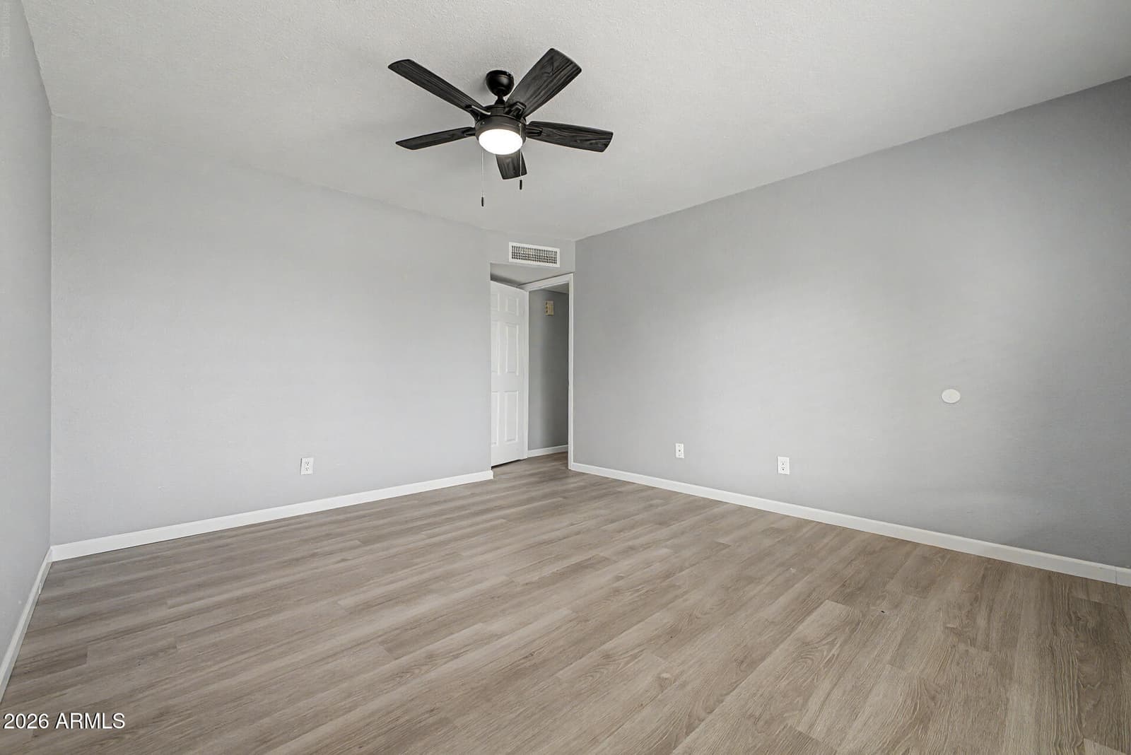 545 S GLENNWOOD Circle, Mesa, AZ 85204 — photo 9 of 33