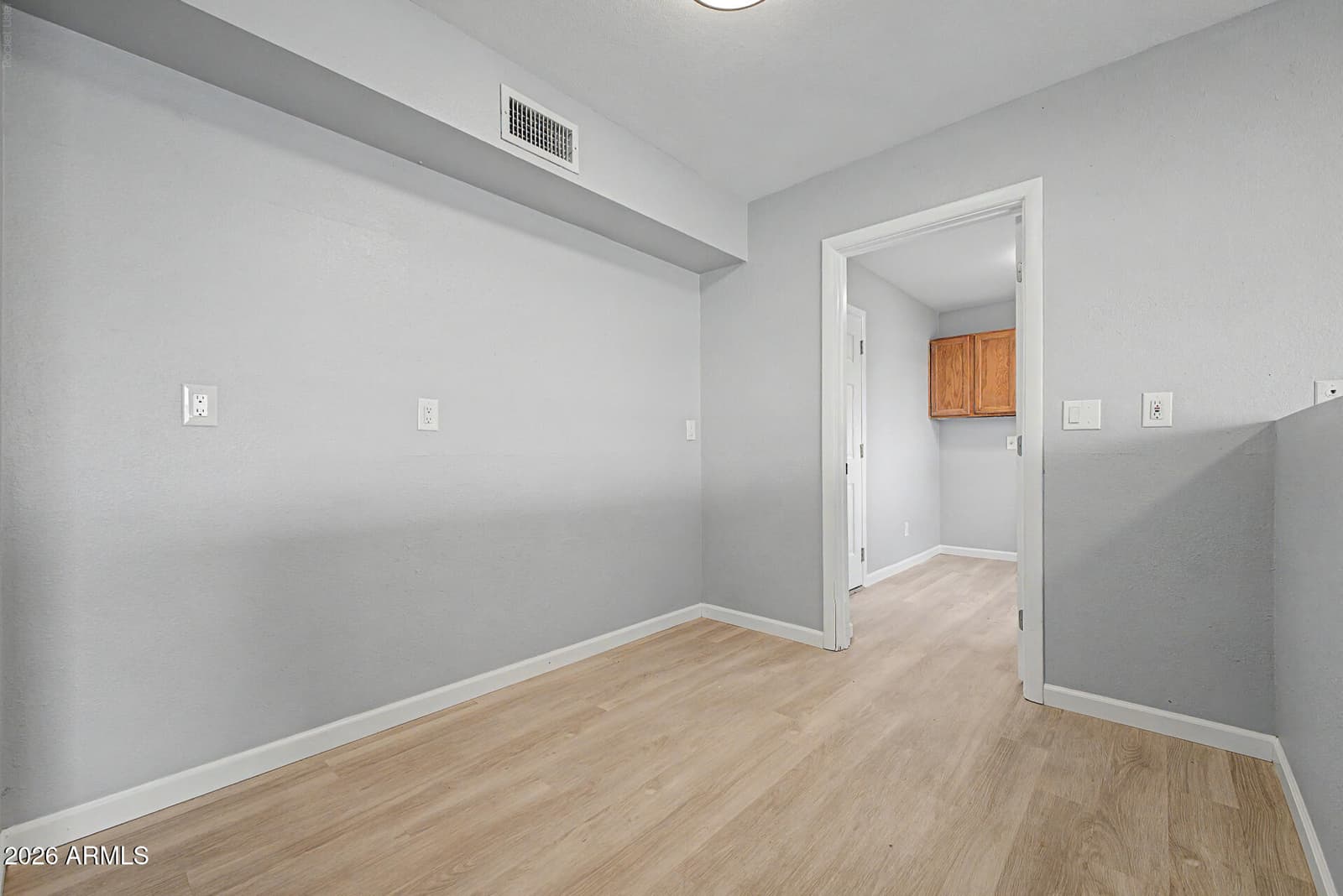 545 S GLENNWOOD Circle, Mesa, AZ 85204 — photo 10 of 33