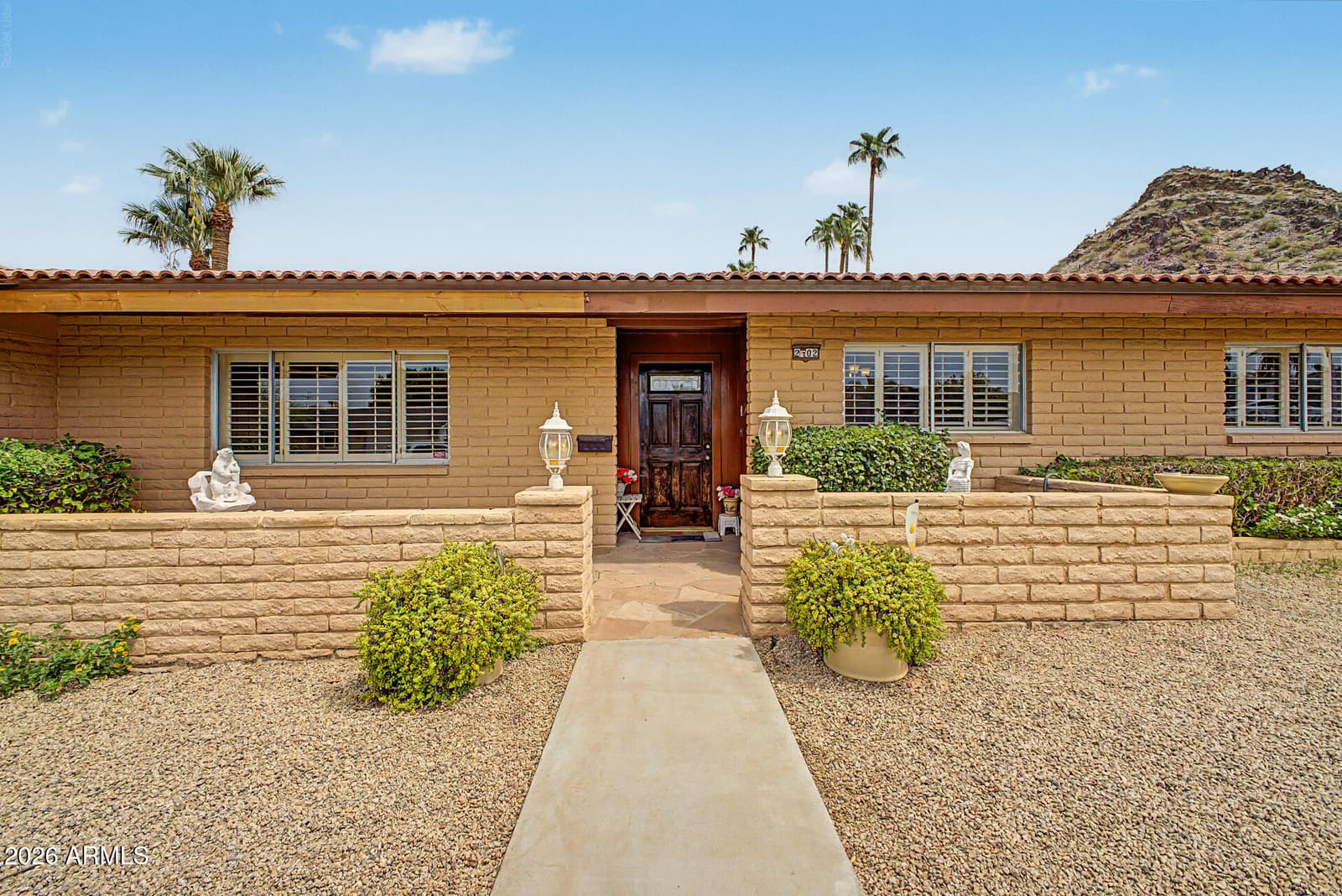 2302 E LINCOLN Circle, Phoenix, AZ 85016 — photo 4 of 36