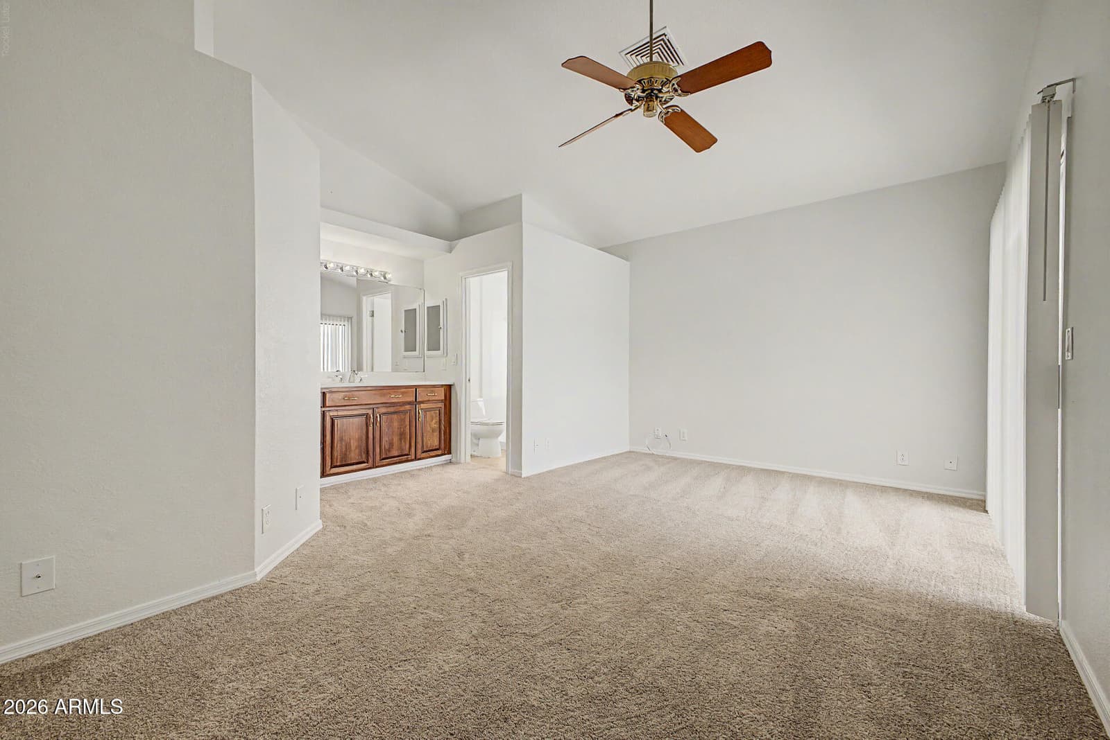 879 E HEARNE Way, Gilbert, AZ 85234 — photo 5 of 48