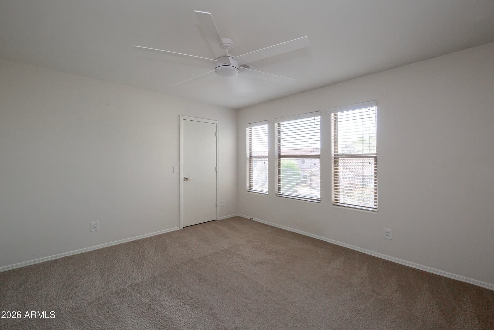 4041 E TETHER Trail, Phoenix, AZ 85050 — photo 20 of 27