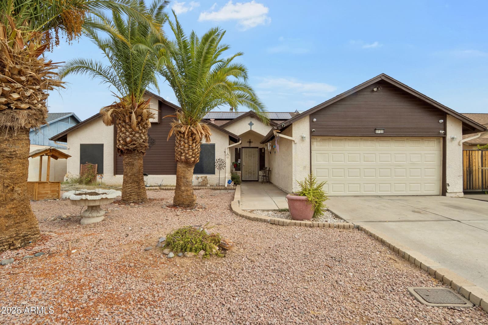 5138 W DIANA Avenue, Glendale, AZ 85302 — photo 4 of 40