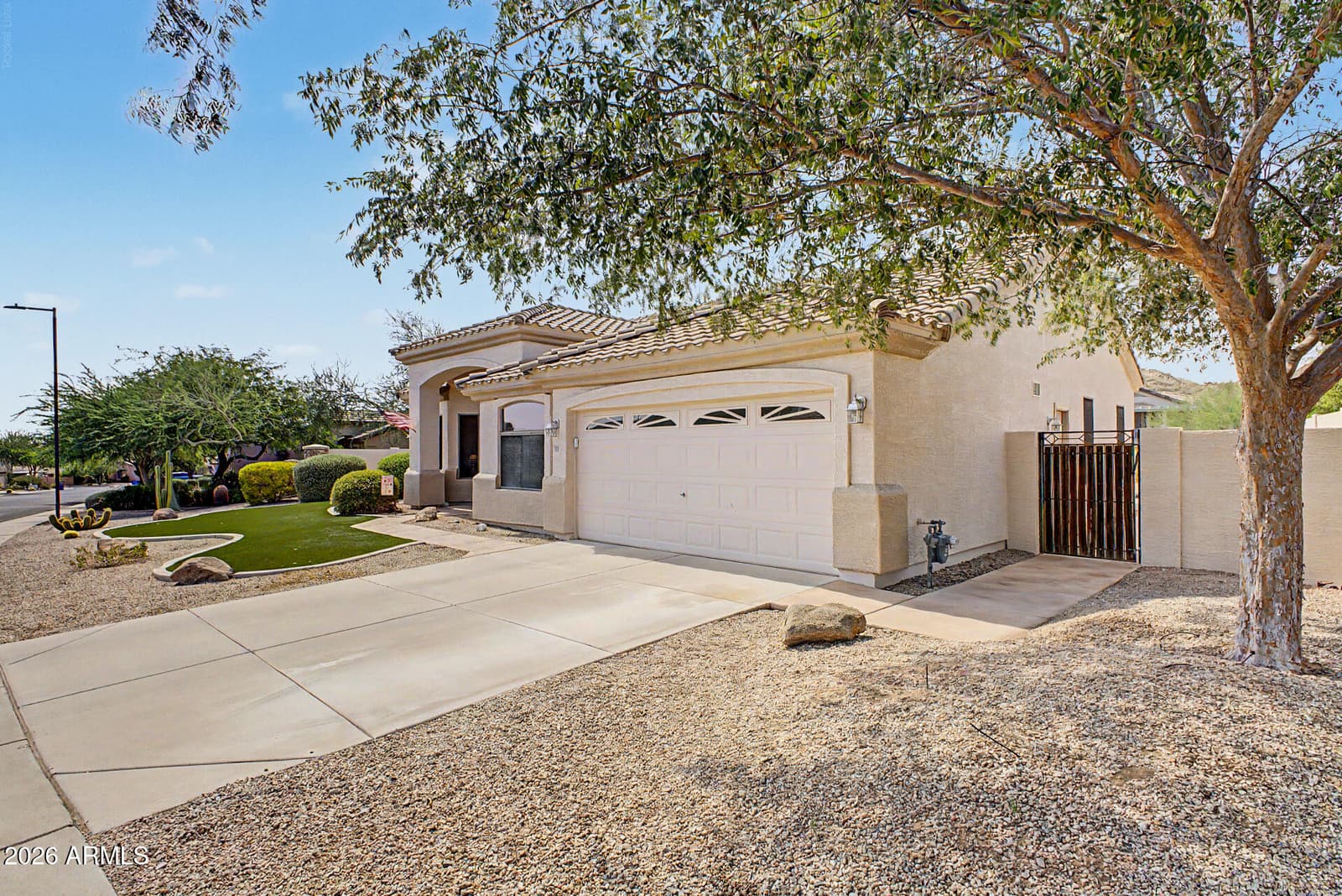 9728 E GOLDEN Street, Mesa, AZ 85207 — photo 2 of 42
