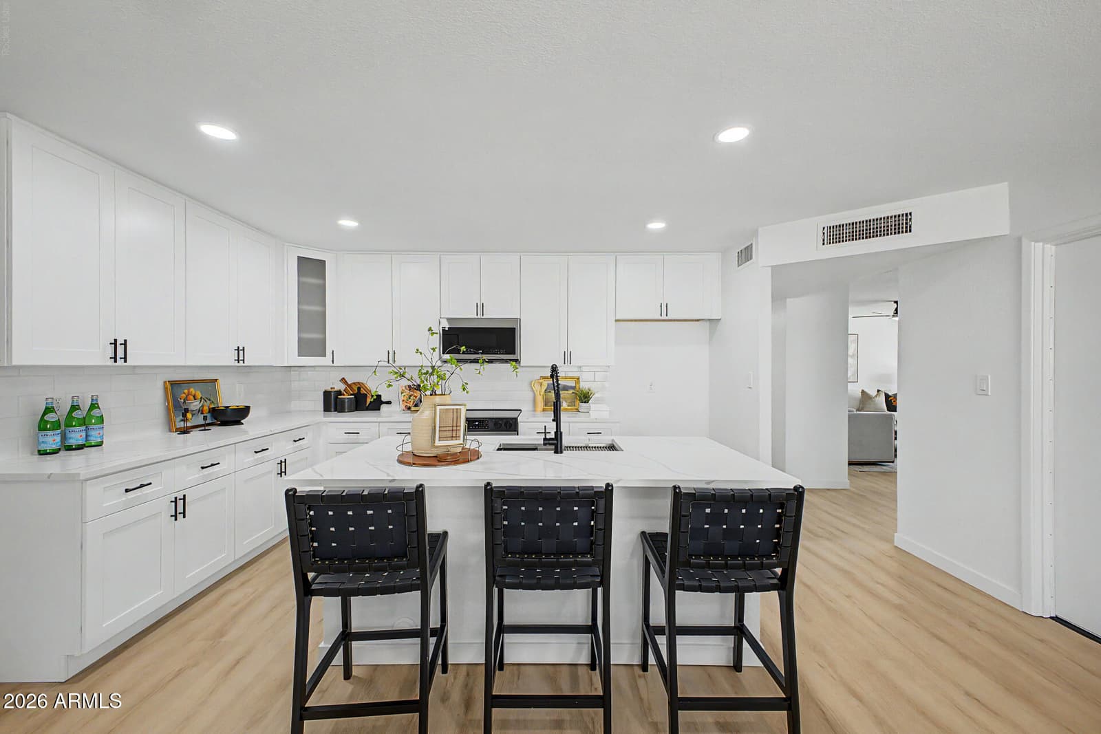 5343 S HAZELTON Lane, Tempe, AZ 85283 — photo 12 of 35