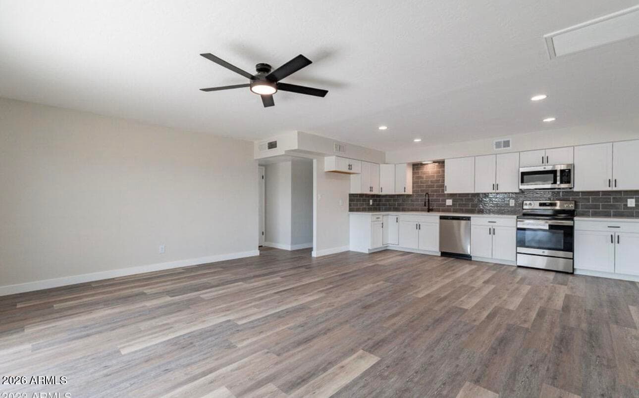 8304 N 55th Avenue, Glendale, AZ 85302 — photo 1 of 21