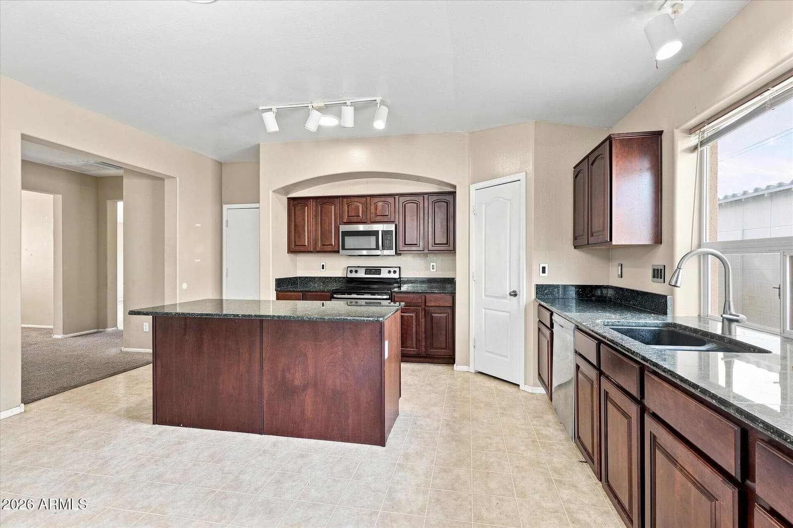 20 W COOPER CANYON Road, San Tan Valley, AZ 85143 — photo 8 of 39