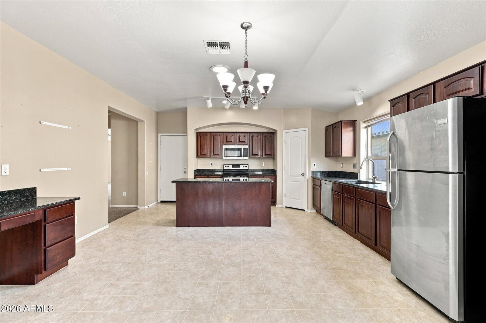 20 W COOPER CANYON Road, San Tan Valley, AZ 85143 — photo 10 of 39