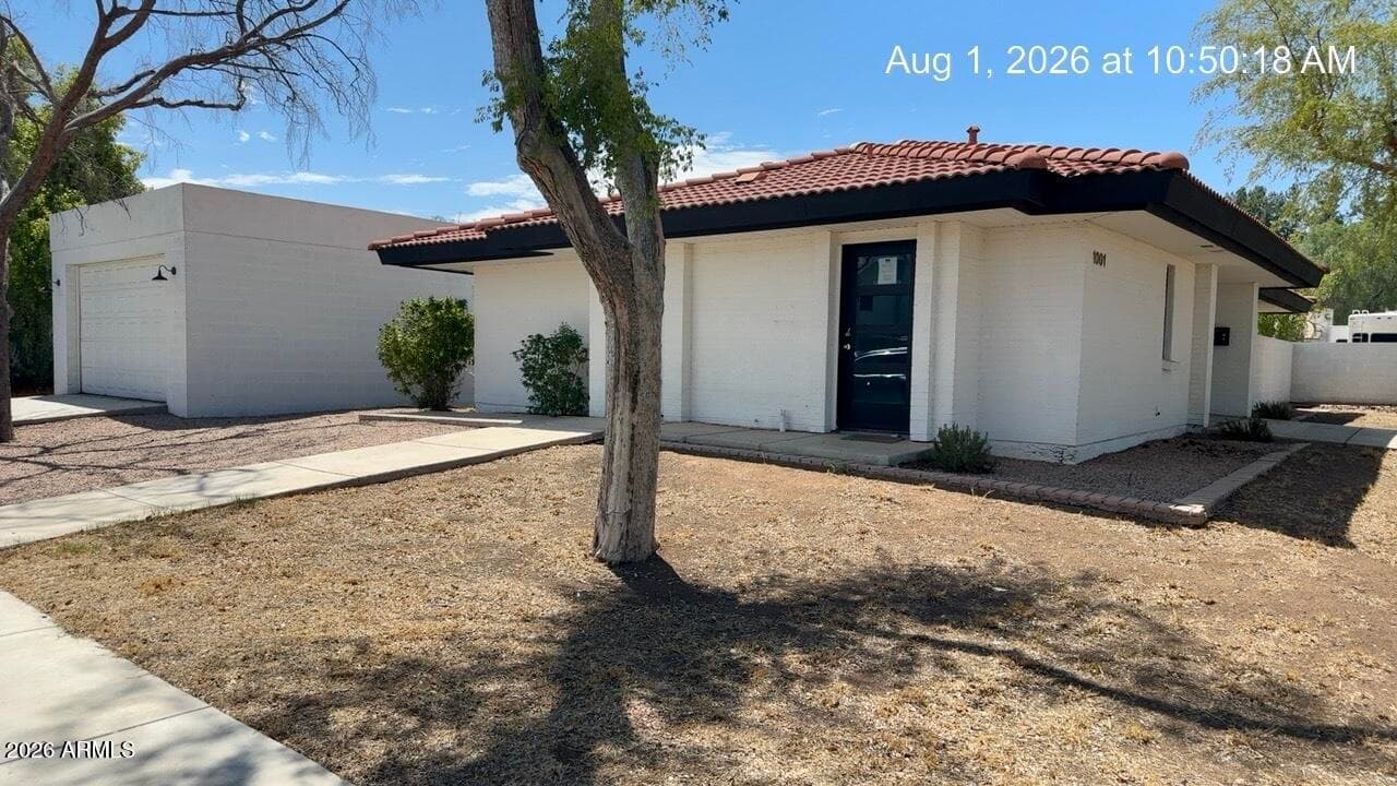 1001 N Burk Street, Gilbert, AZ 85234 — photo 2 of 3