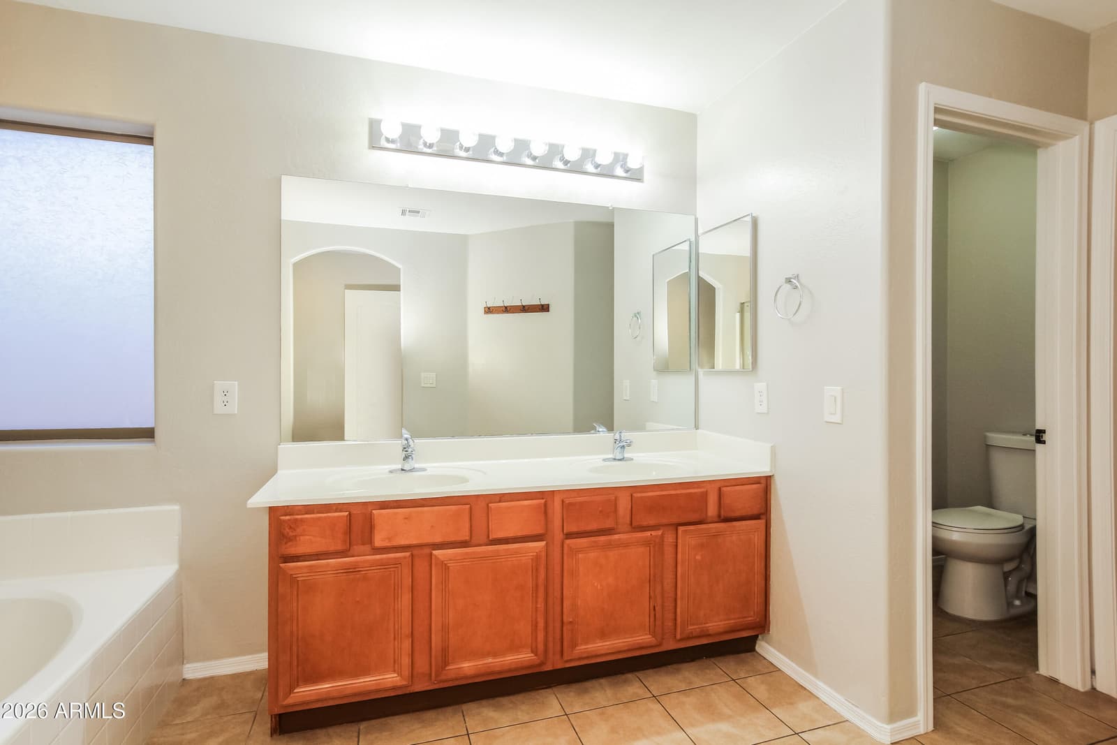 2537 W DARREL Road, Phoenix, AZ 85041 — photo 11 of 15