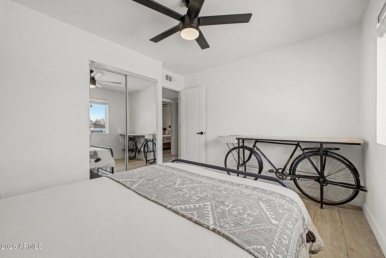 4819 W SUNNYSIDE Avenue, Glendale, AZ 85304 — photo 12 of 24