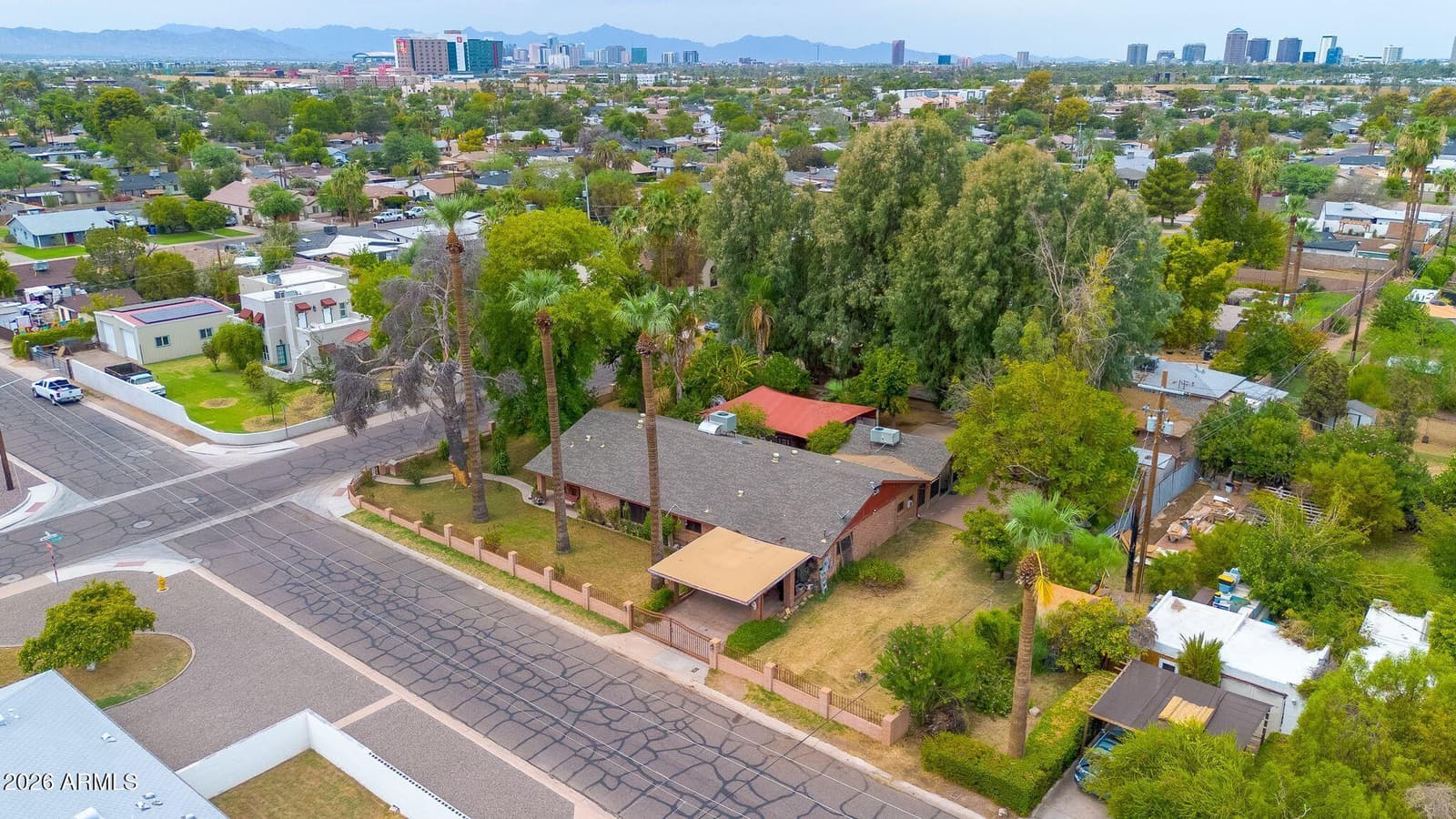 2240 E Whitton Avenue, Phoenix, AZ 85016 — photo 3 of 27