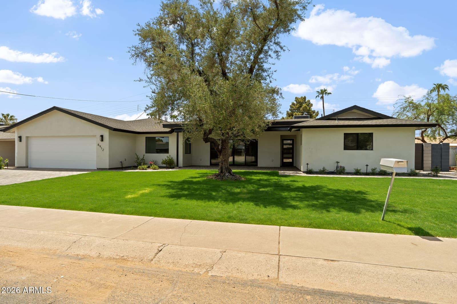 8912 N 17TH Avenue, Phoenix, AZ 85021 — photo 1 of 28