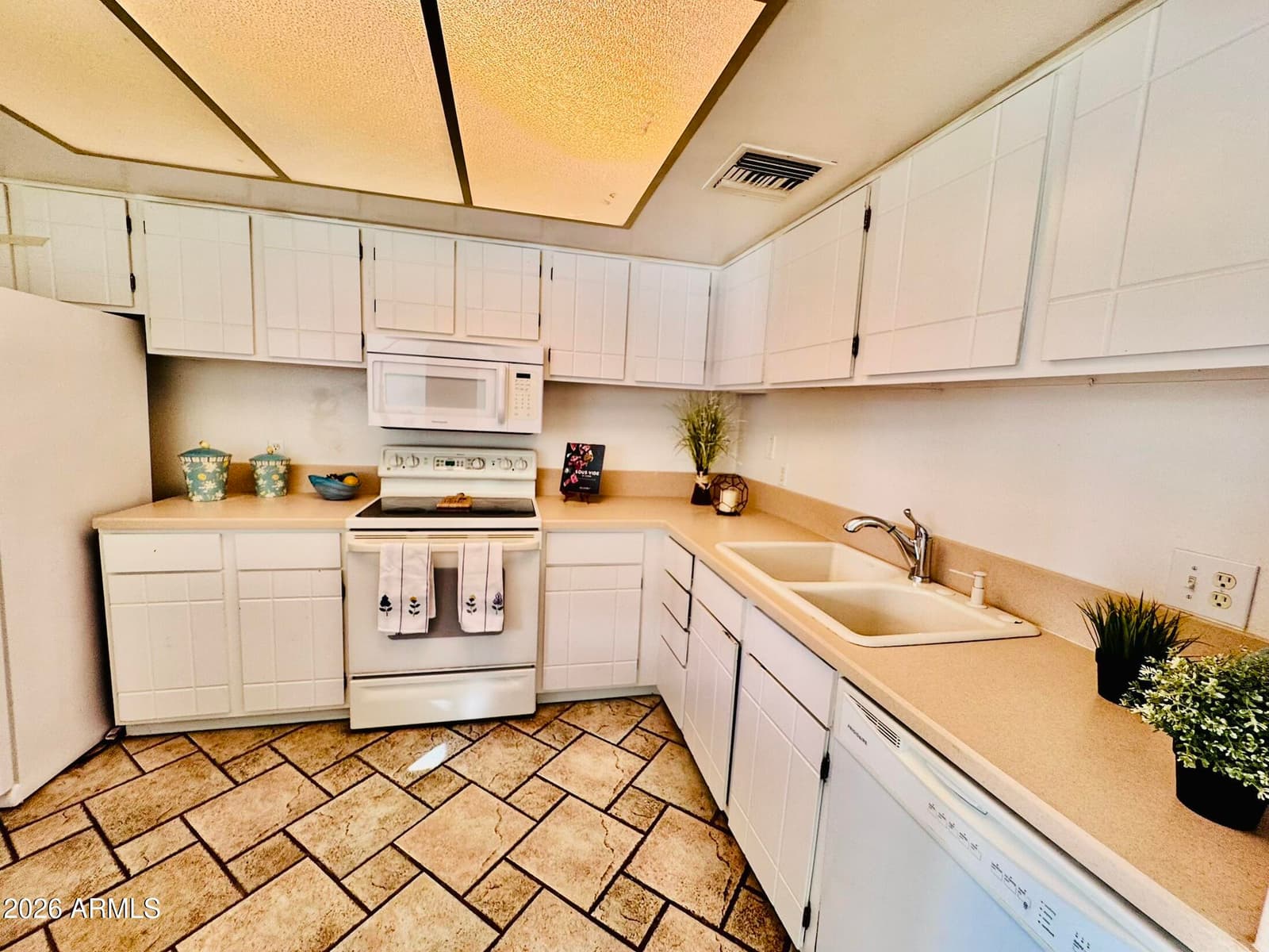 4201 E Camelback Road 79, Phoenix, AZ 85018 — photo 12 of 37