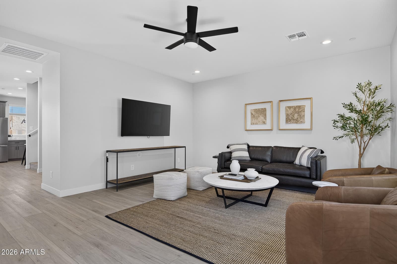 2601 E CLARENDON Avenue 18, Phoenix, AZ 85016 — photo 13 of 39