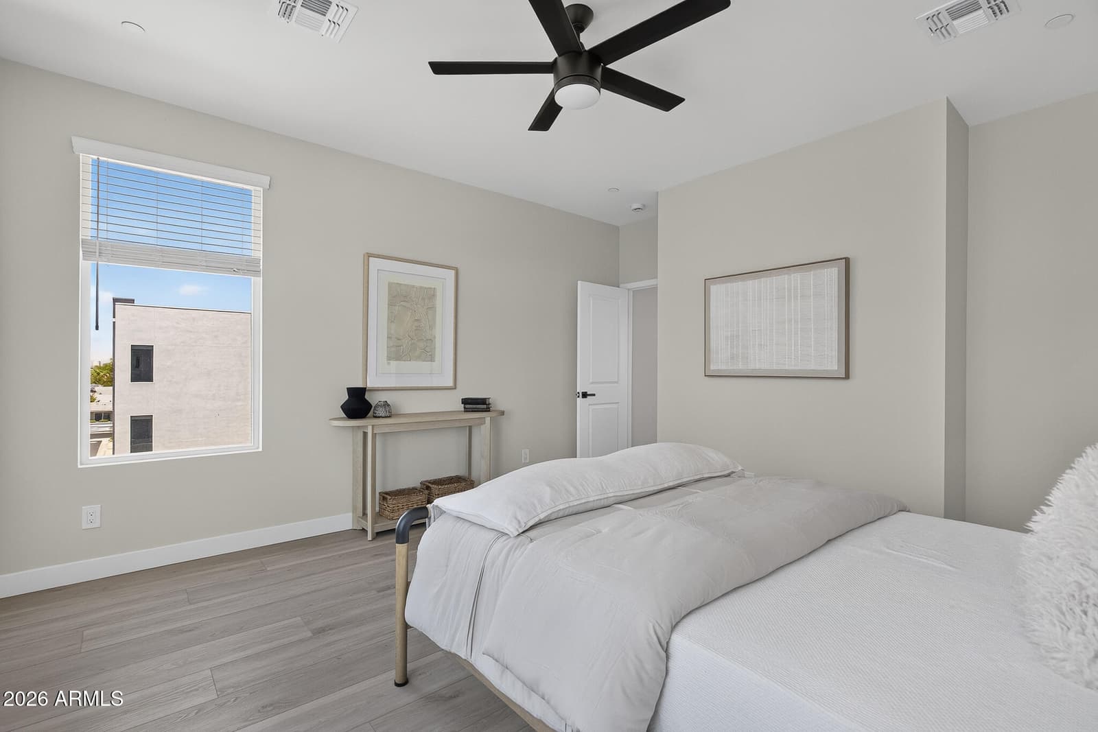2601 E CLARENDON Avenue 18, Phoenix, AZ 85016 — photo 24 of 39