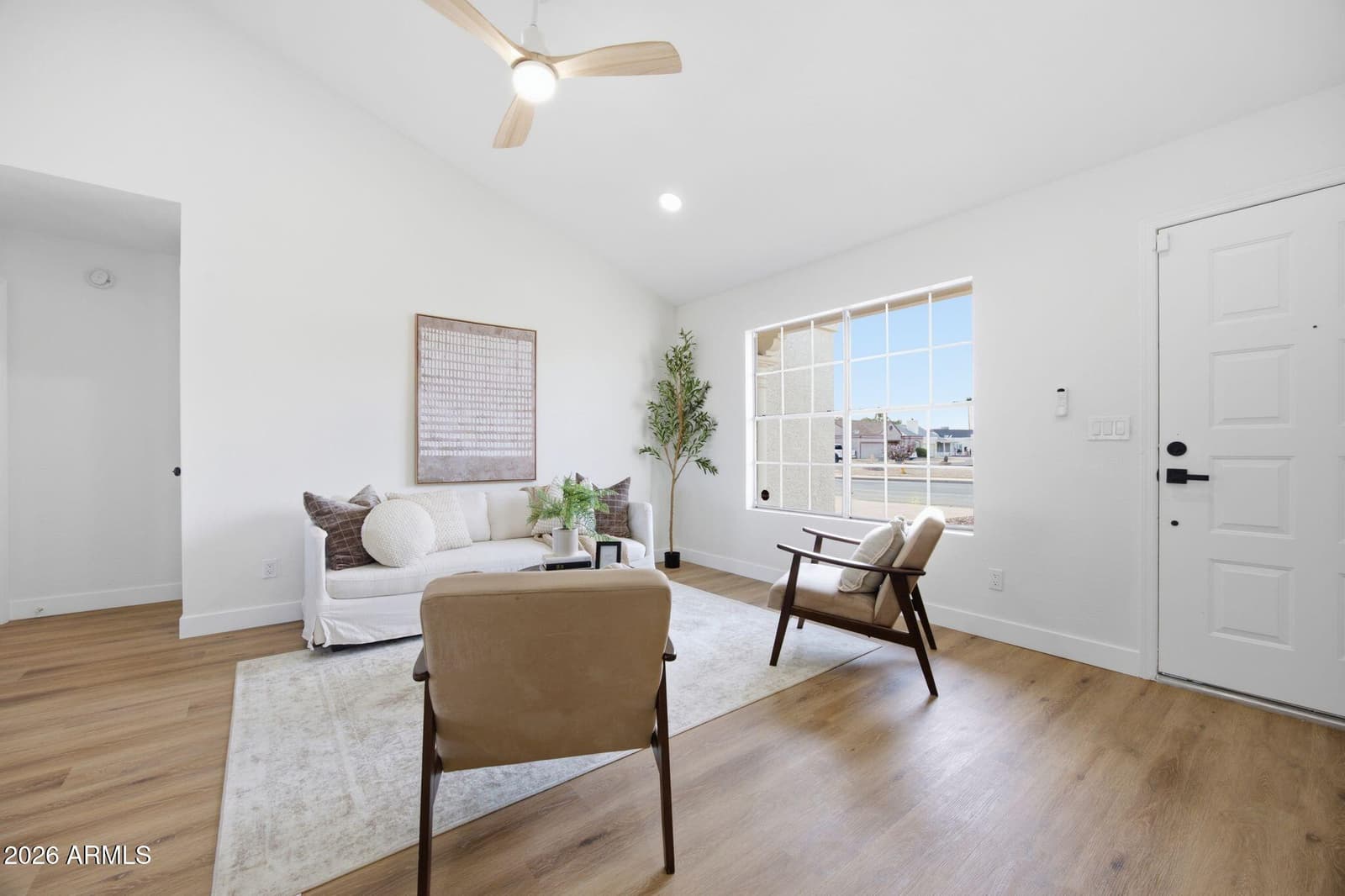 4509 W TOPEKA Drive, Glendale, AZ 85308 — photo 5 of 24