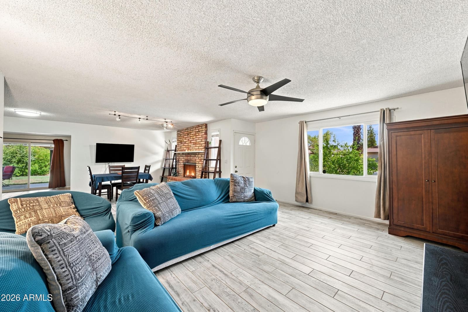 604 E DUNBAR Drive, Tempe, AZ 85282 — photo 3 of 29