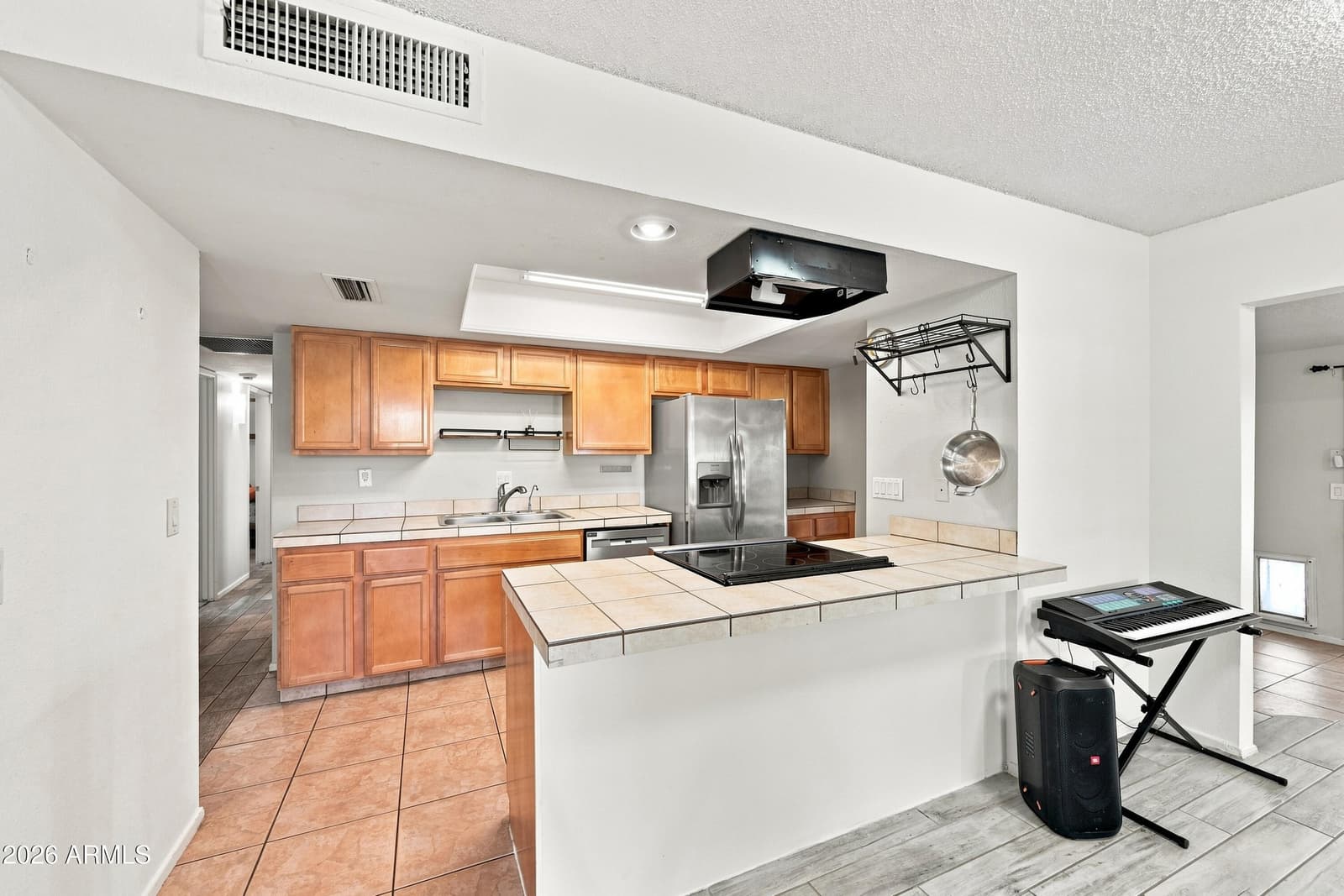 604 E DUNBAR Drive, Tempe, AZ 85282 — photo 4 of 29