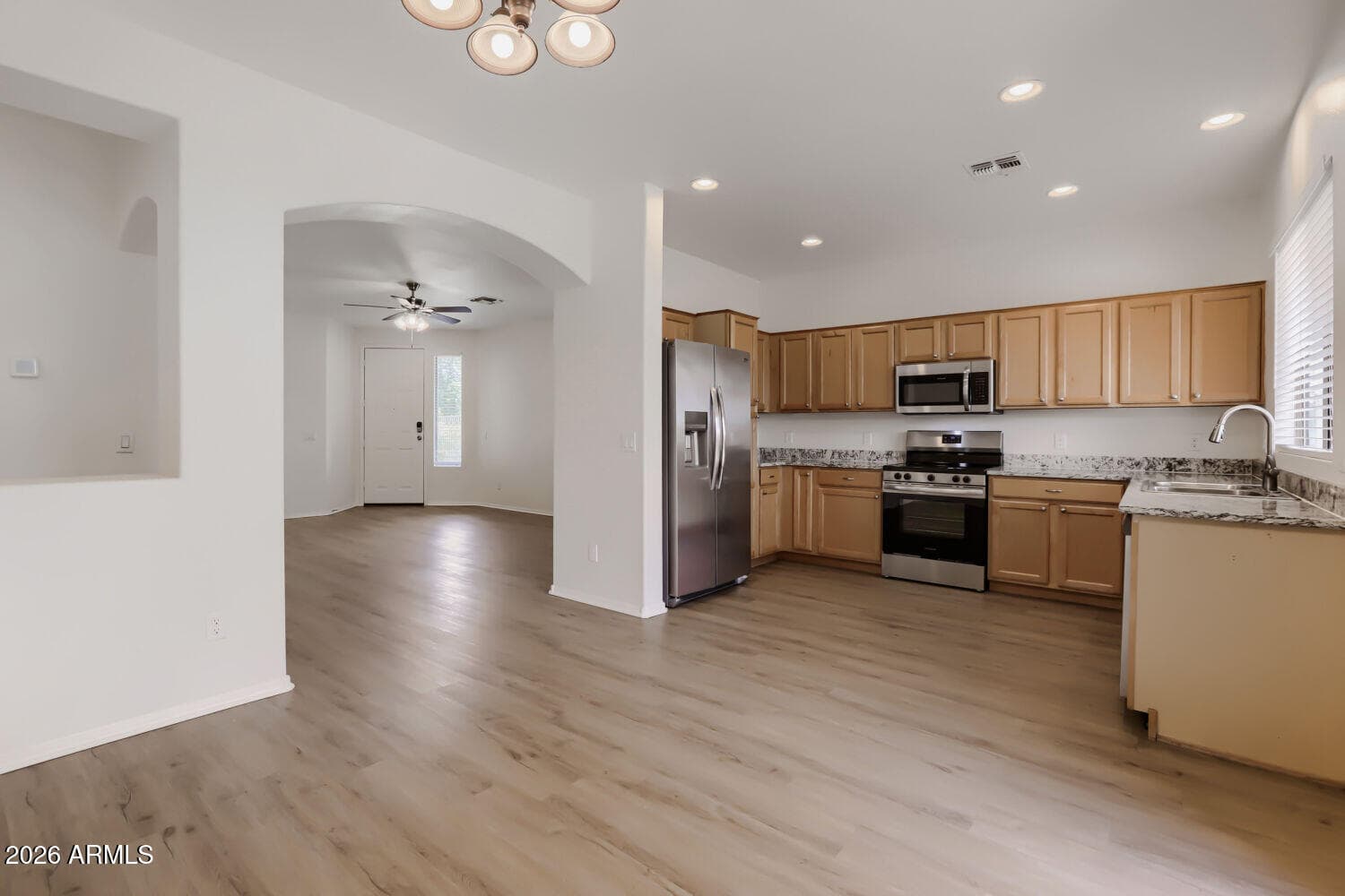 9403 W ROSS Avenue, Peoria, AZ 85382 — photo 11 of 28