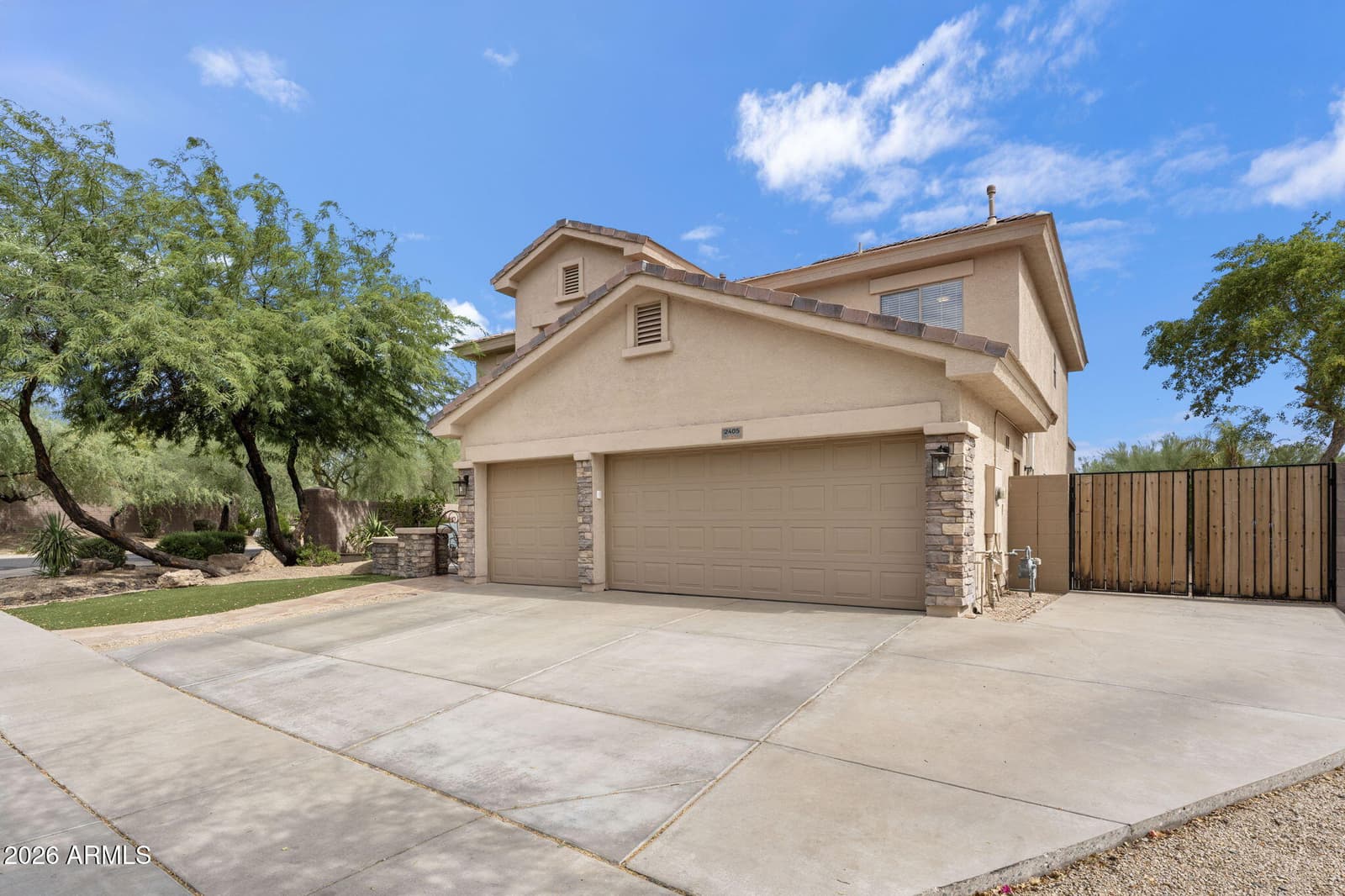 2405 W BARBIE Lane, Phoenix, AZ 85085 — photo 6 of 74