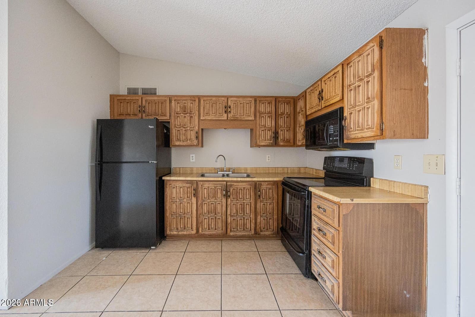 3645 N 69TH Avenue 15, Phoenix, AZ 85033 — photo 13 of 20