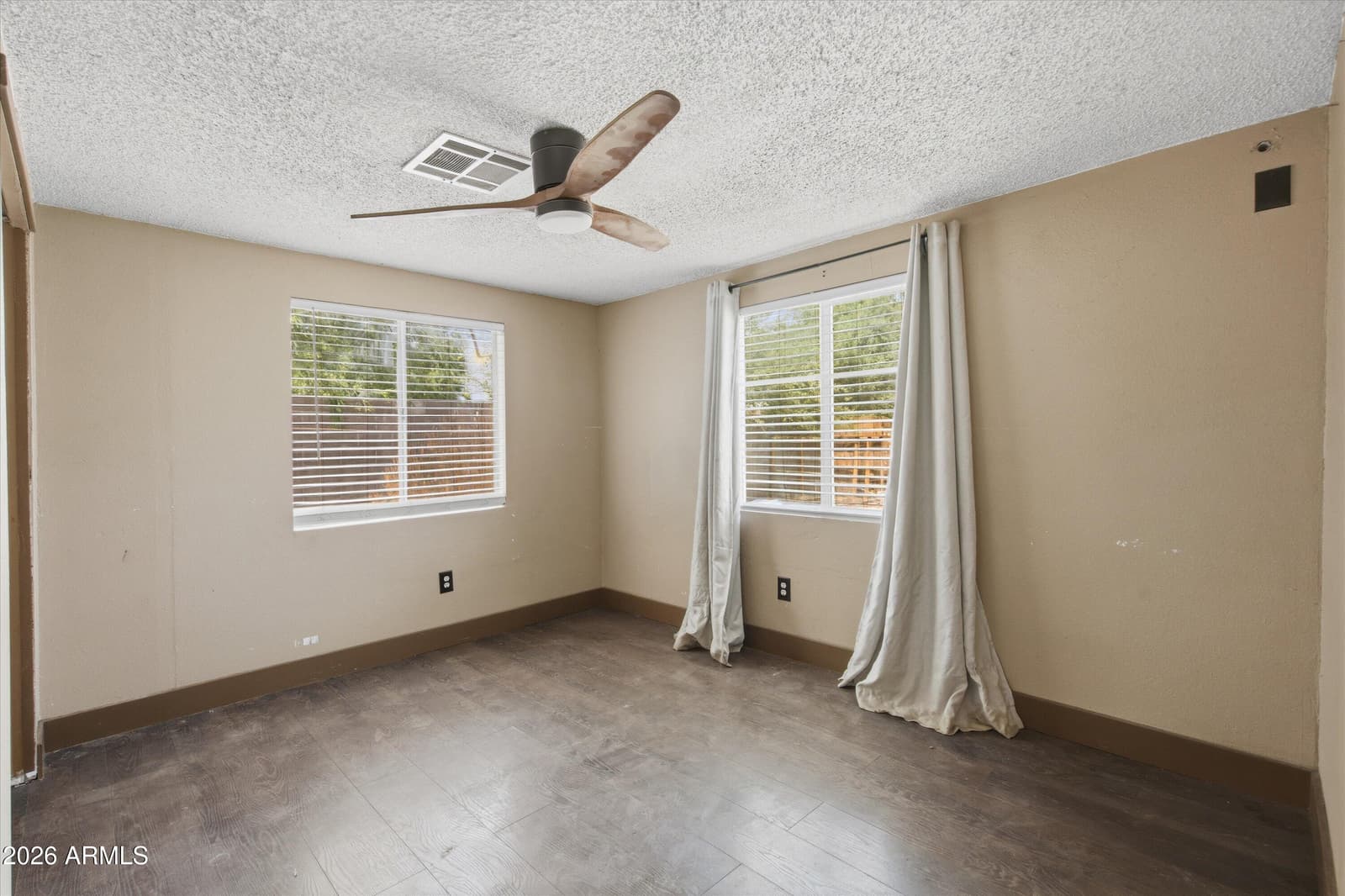 2744 W MARYLAND Avenue, Phoenix, AZ 85017 — photo 11 of 26