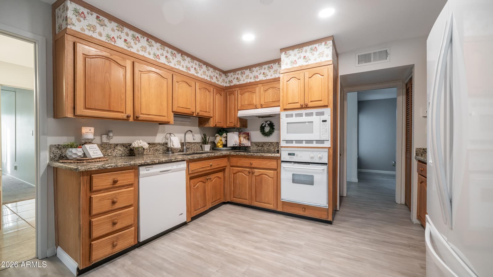 413 E BALBOA Drive, Tempe, AZ 85282 — photo 15 of 40