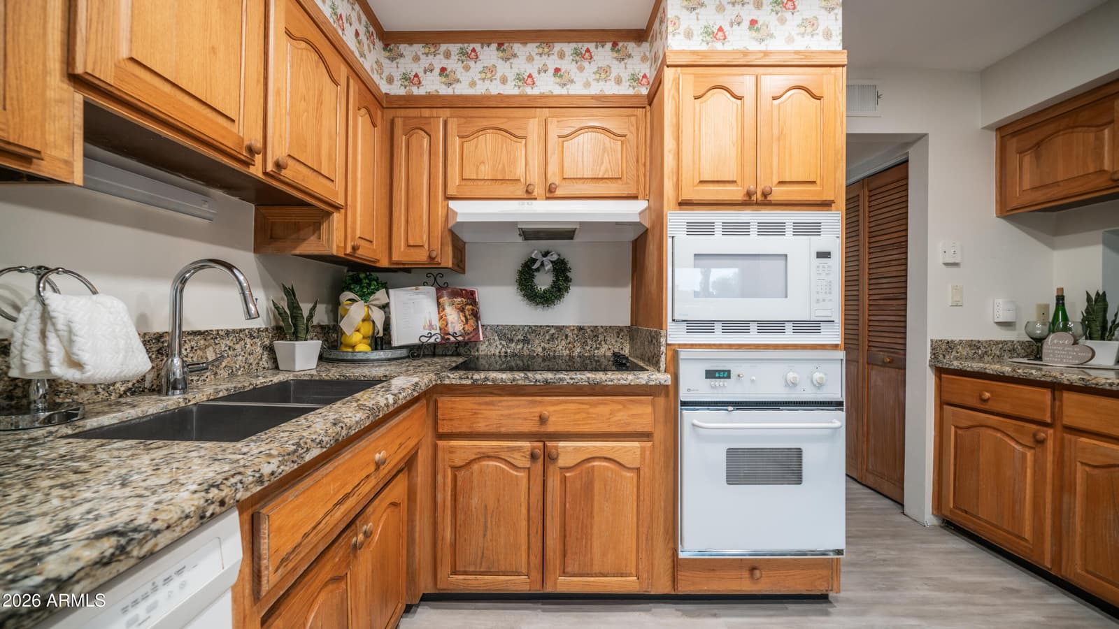 413 E BALBOA Drive, Tempe, AZ 85282 — photo 13 of 40