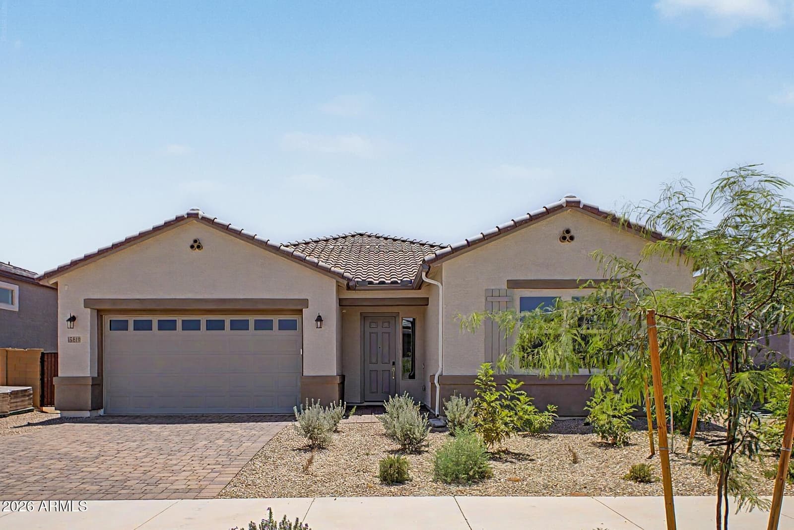 15819 W DESERT HOLLOW Drive, Surprise, AZ 85387
