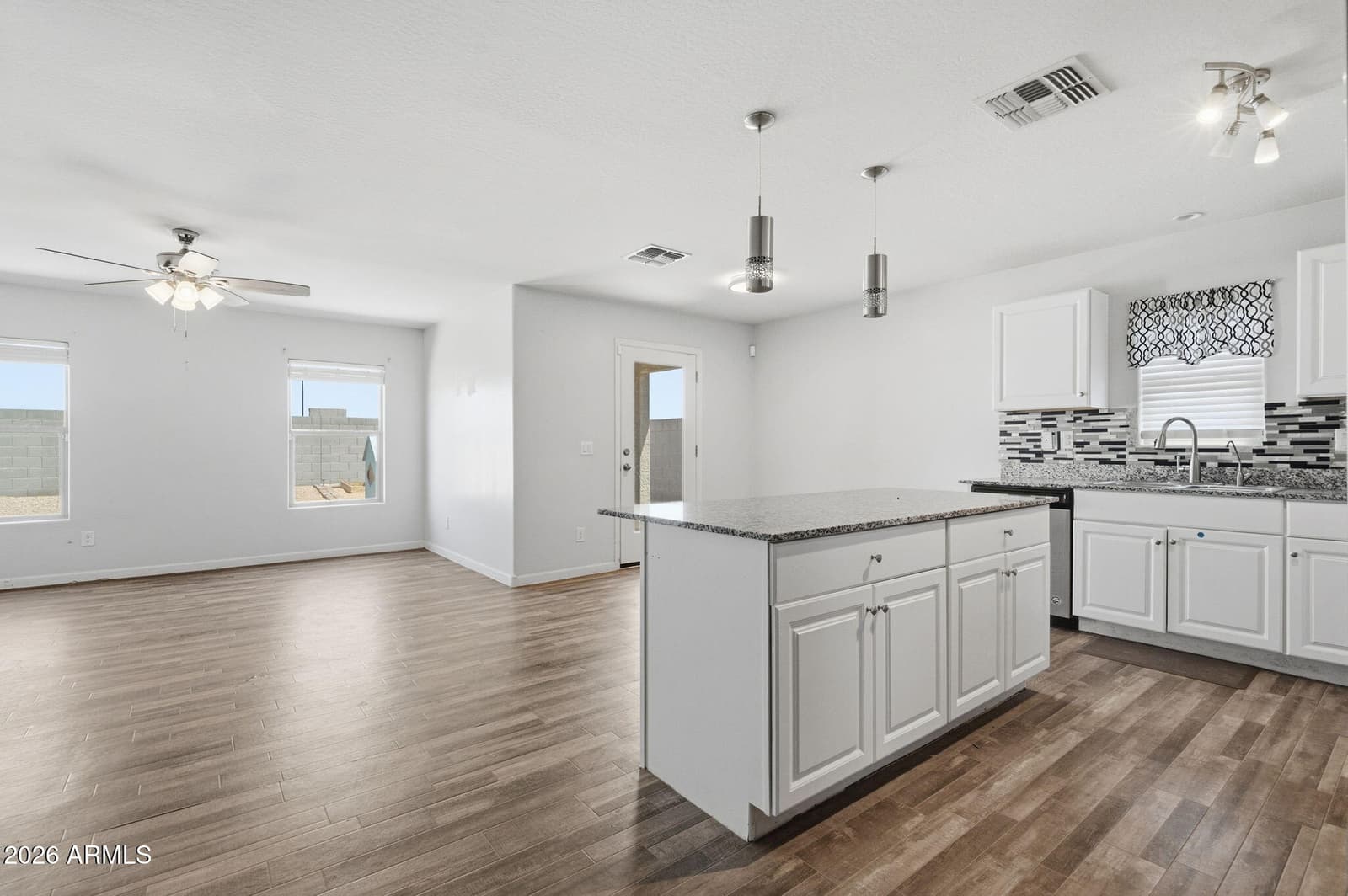 1040 W NINA Drive, Casa Grande, AZ 85122 — photo 4 of 19