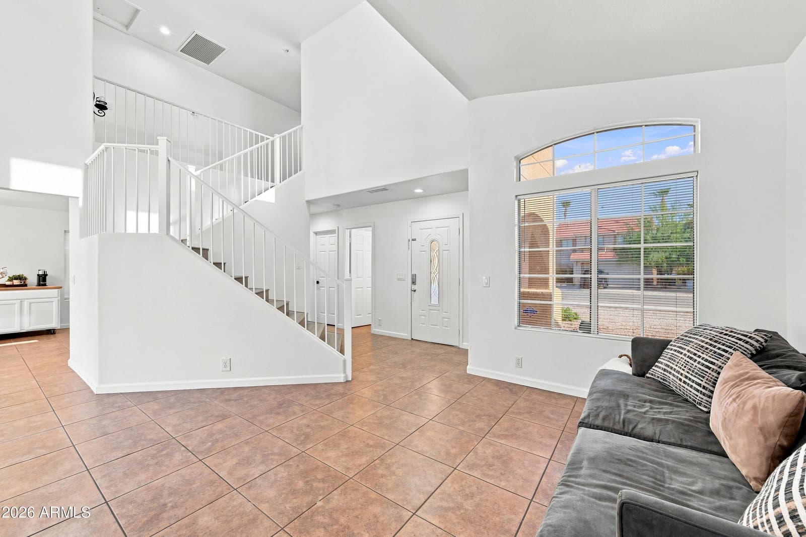 2914 E WINDSONG Drive, Phoenix, AZ 85048 — photo 5 of 27