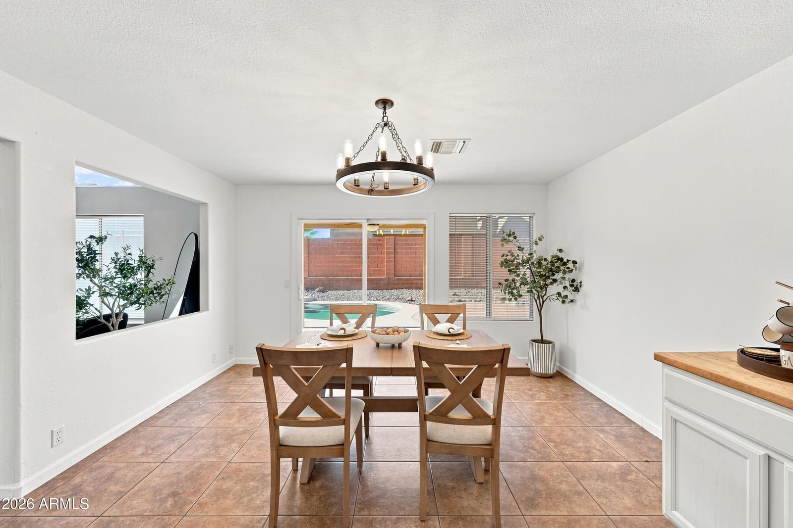 2914 E WINDSONG Drive, Phoenix, AZ 85048 — photo 10 of 27