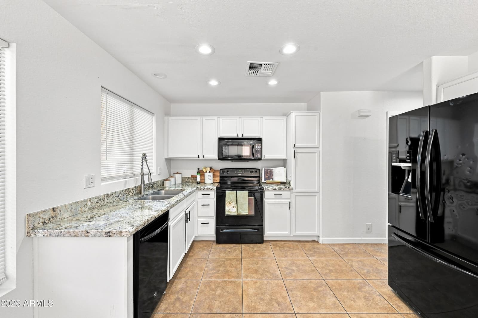 2914 E WINDSONG Drive, Phoenix, AZ 85048 — photo 12 of 27