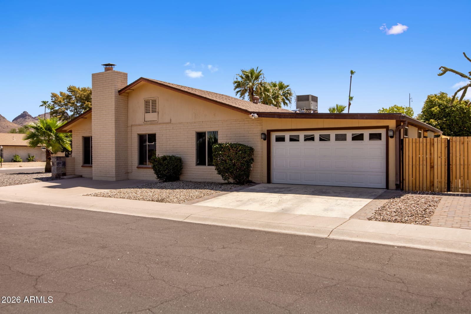 611 E CANTERBURY Lane, Phoenix, AZ 85022 — photo 28 of 33