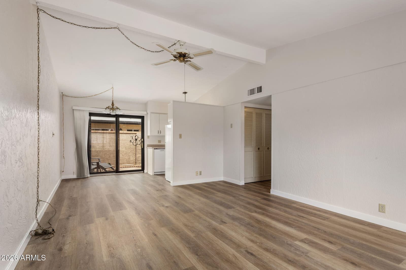 1320 E BETHANY HOME Road 77, Phoenix, AZ 85014 — photo 4 of 25
