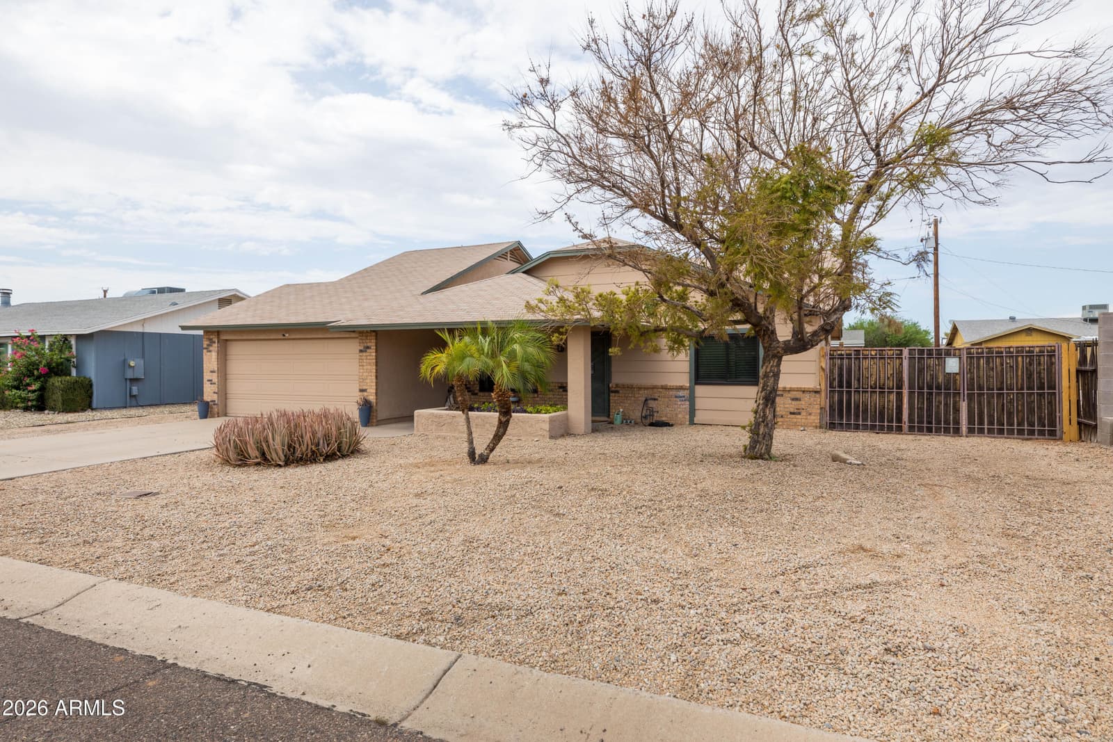 1510 W WICKIEUP Lane, Phoenix, AZ 85027 — photo 1 of 33