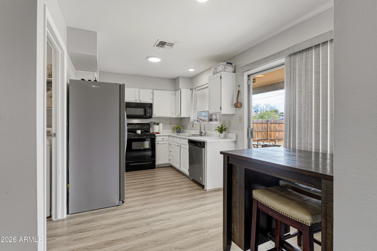 1510 W WICKIEUP Lane, Phoenix, AZ 85027 — photo 12 of 33