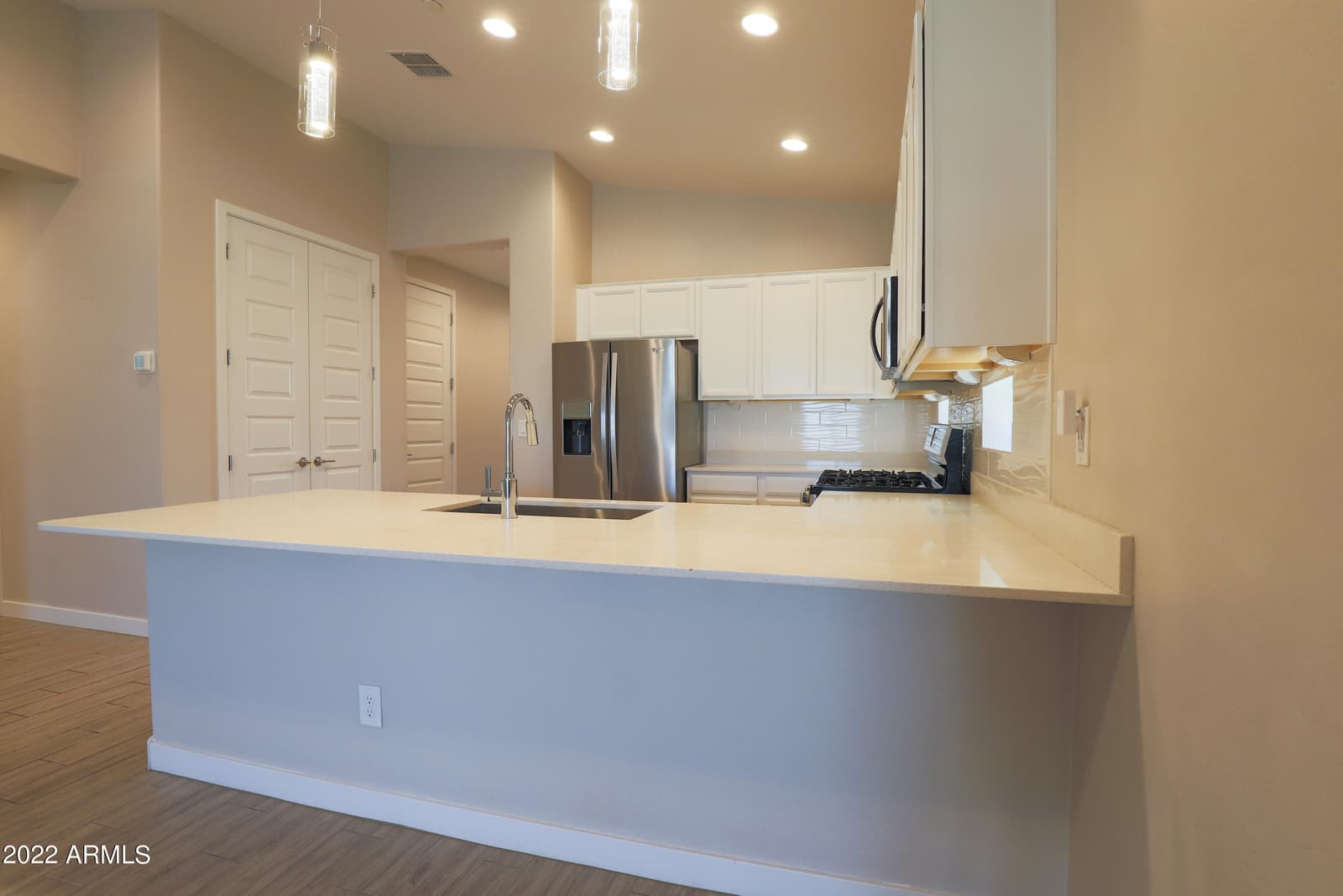 9606 E TESLA Avenue, Mesa, AZ 85212 — photo 8 of 35