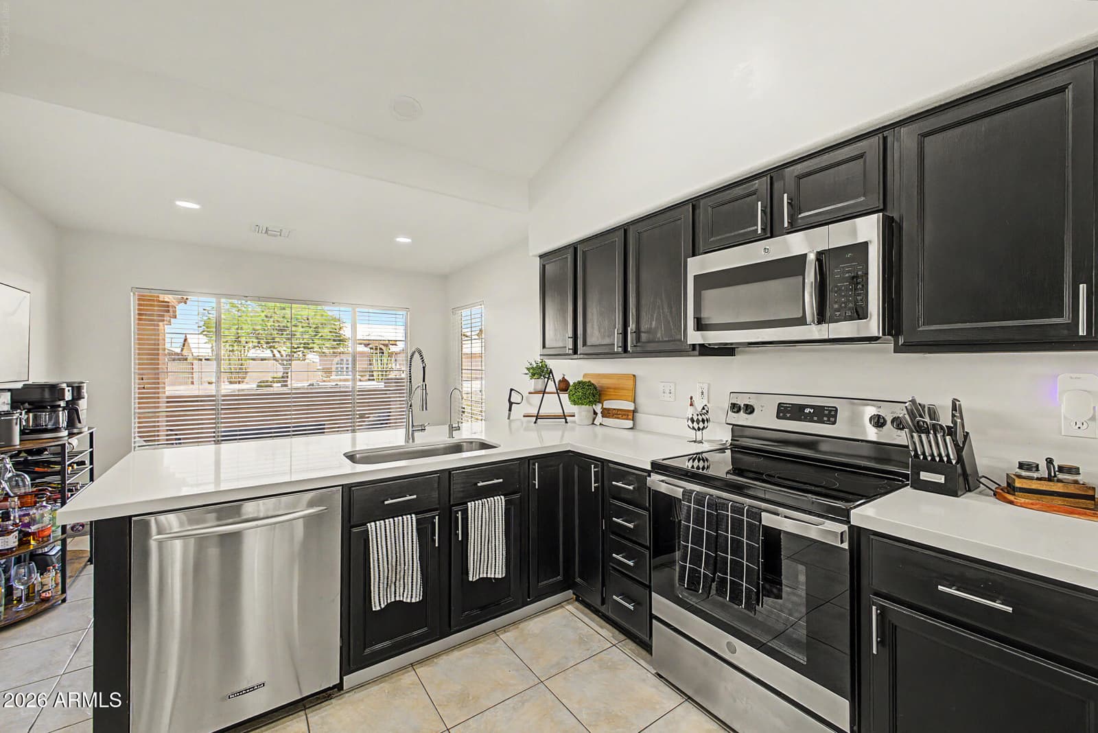 7143 E MILAGRO Avenue, Mesa, AZ 85209 — photo 15 of 33